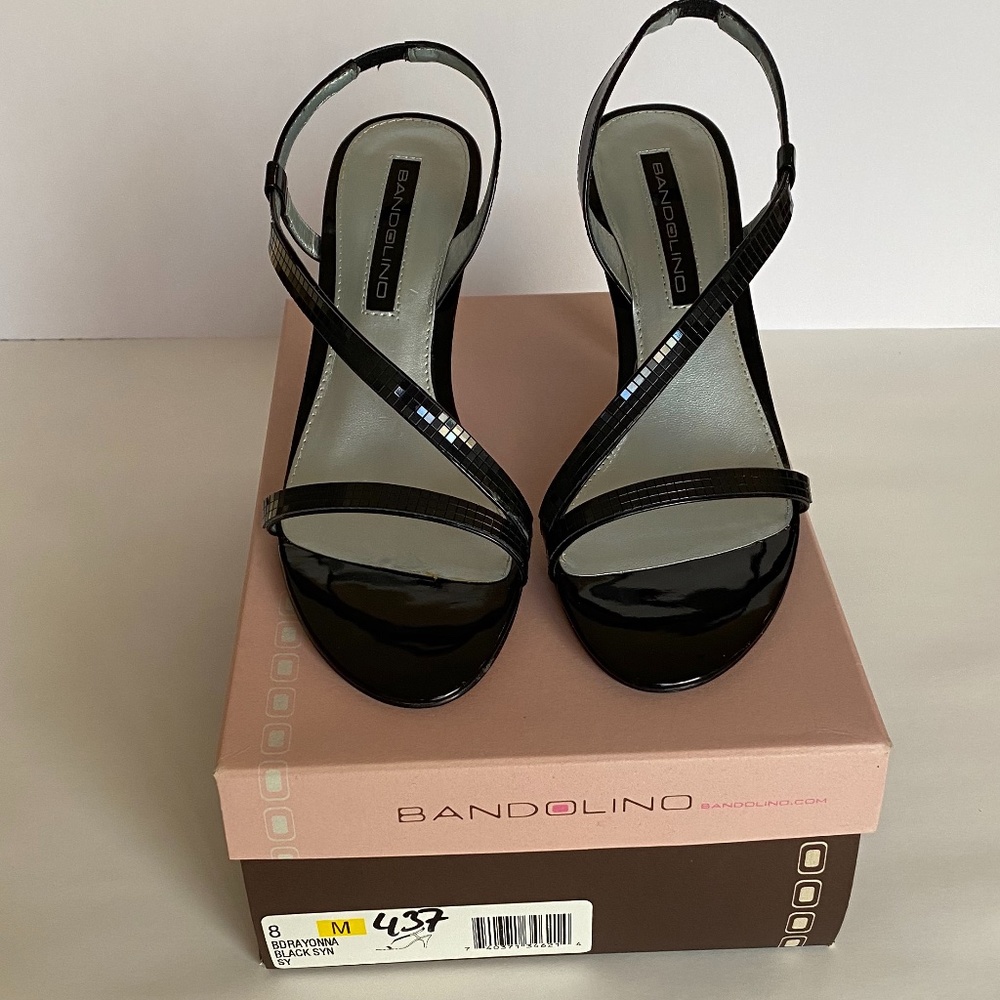 Brand new Bandolino Black BDRAYONNA Heel, size 8